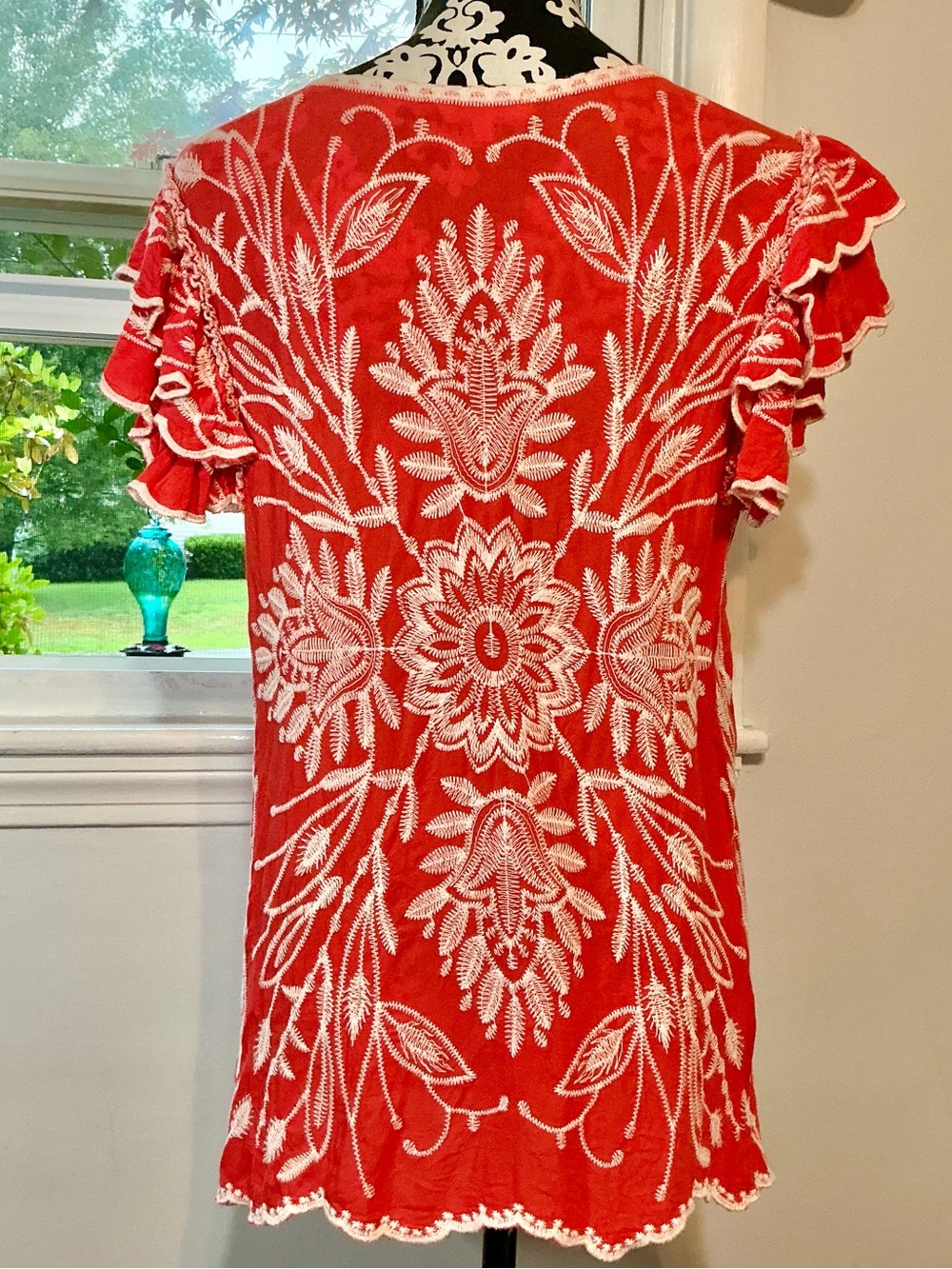 Solitaire Coral Red & White Embroidered Ruffled Short Sleeve Blouse Size Large - Picture 3 of 14
